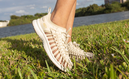 Women's UNEEK O3 Sneaker Sandal - Birch/Star White