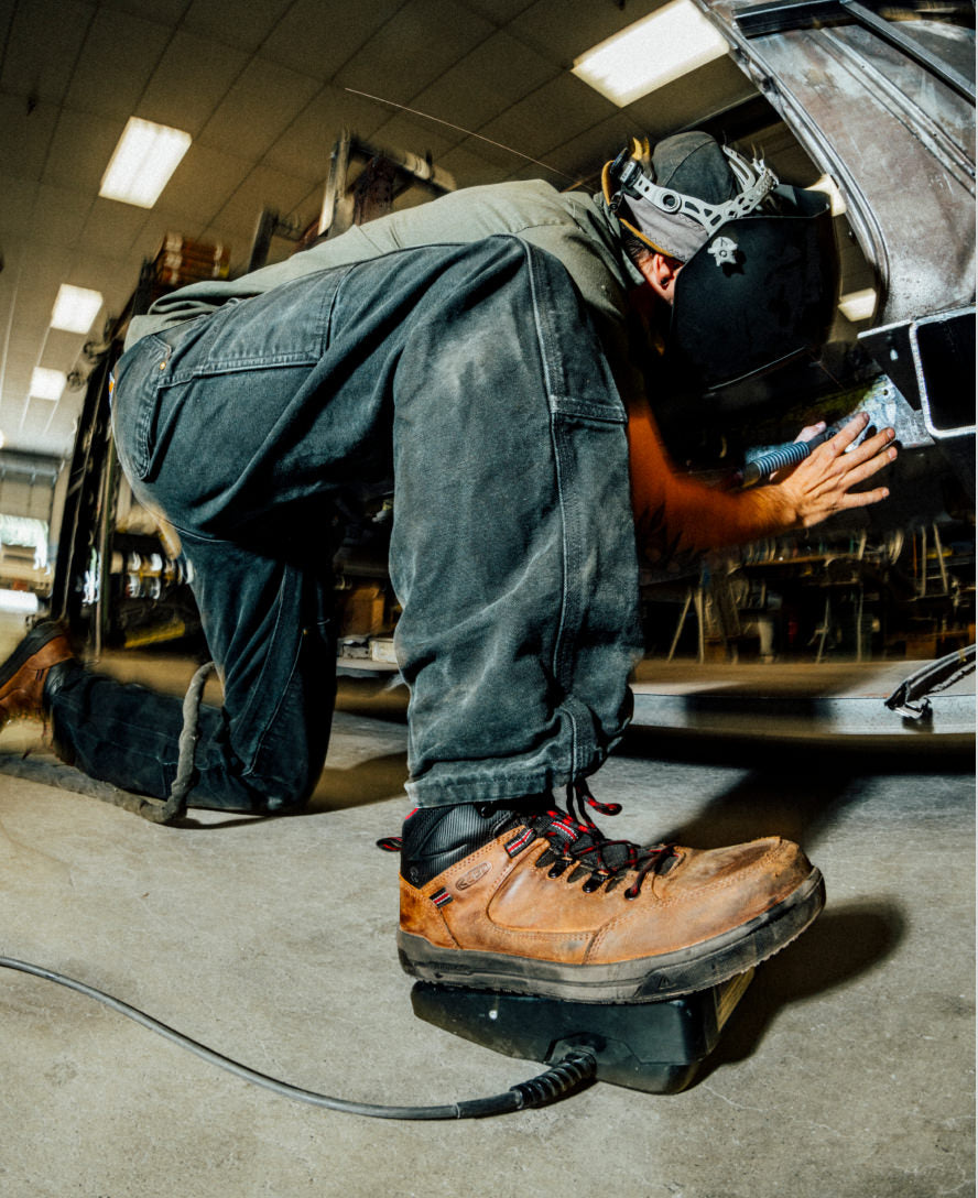 Men's Gibson Hiker Work Boot (Carbon Toe) - Bison/Black