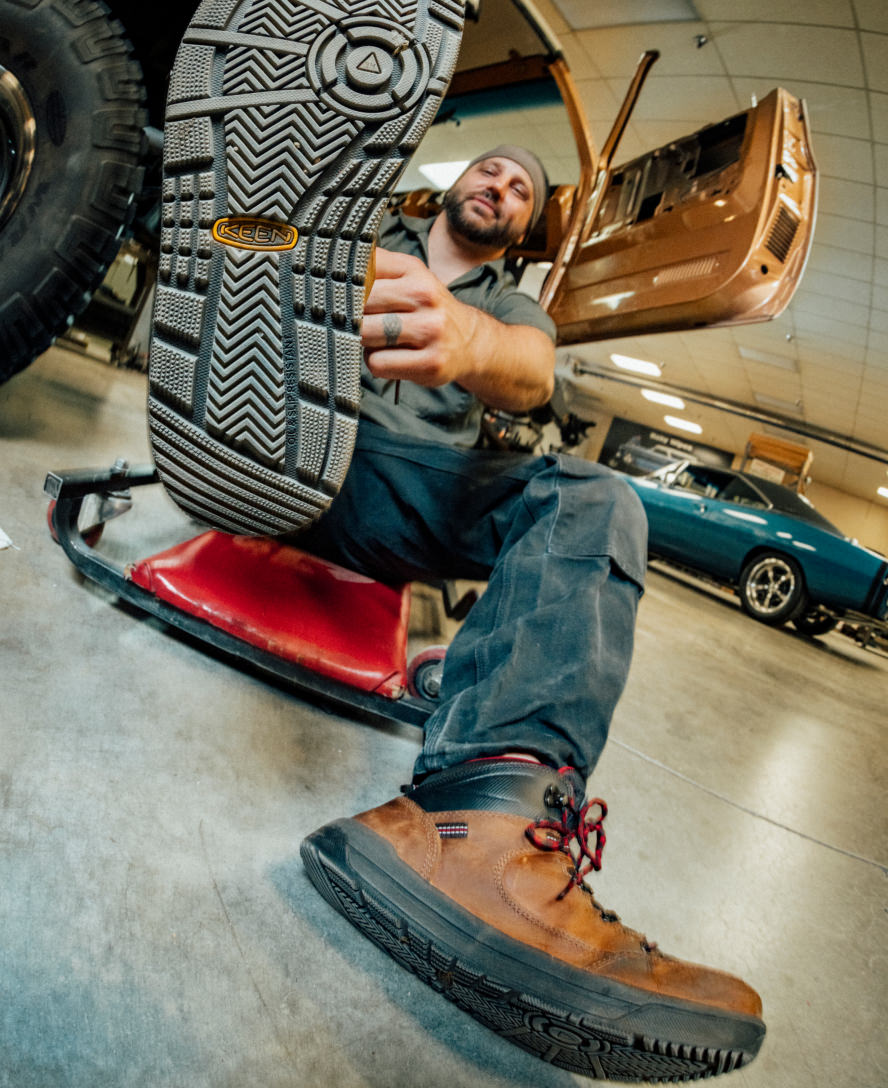 Men's Gibson Hiker Work Boot (Carbon Toe) - Bison/Black