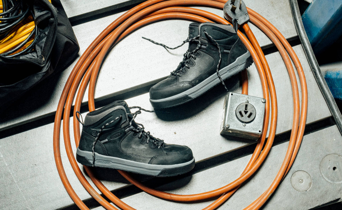 Men's Gibson Hiker ESD Work Boot (Carbon Toe) - Black/Magnet