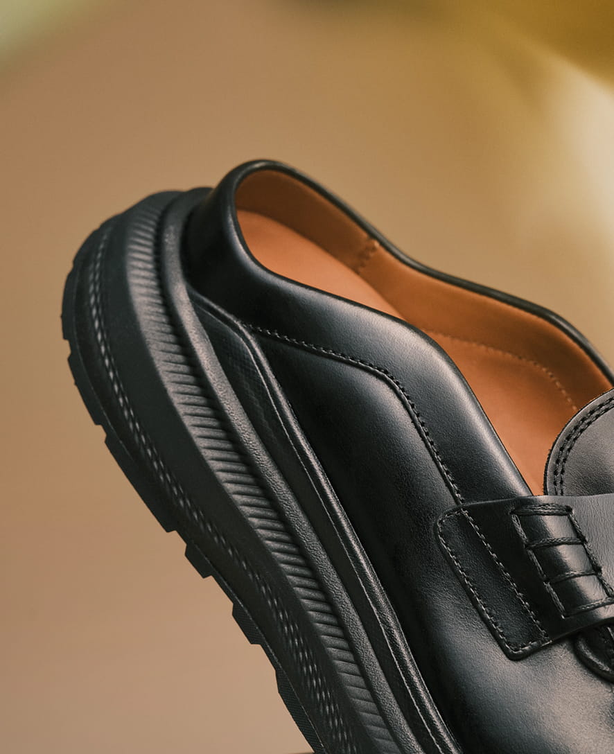All Gender UNEEK Mule WK - Black