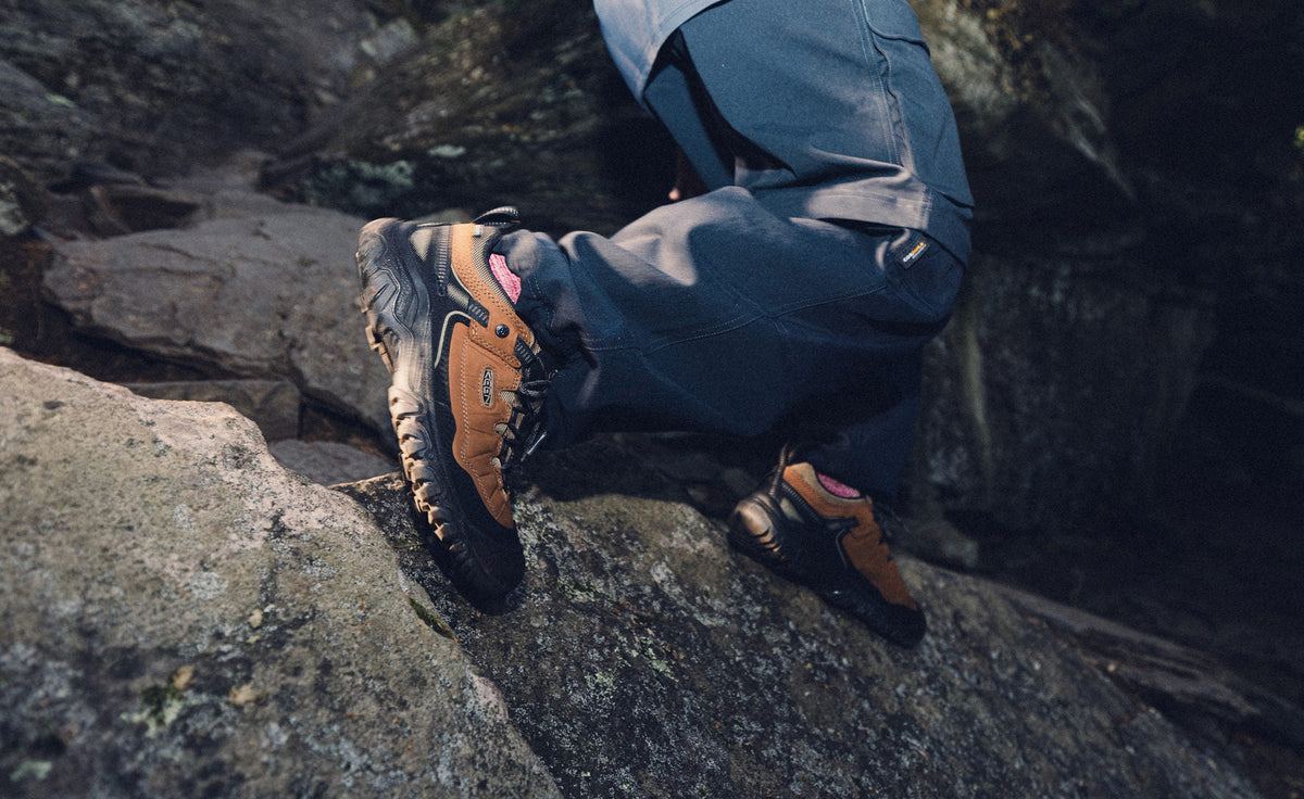 Men's Targhee IV Wide Waterproof Hiking Shoe - Magnet/Black